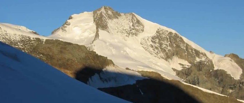 Piz Bernina ( 4049 metres ) in the Italian Alps