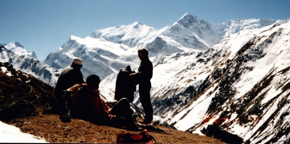 Annapurna Himal on ascent to Tharong La high pass