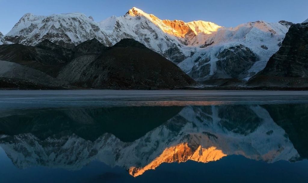 Cho Oyu from the Khumbu Panch Pokhari