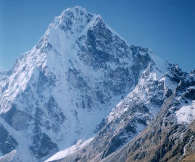 Cholatse from Base Camp below Cho La