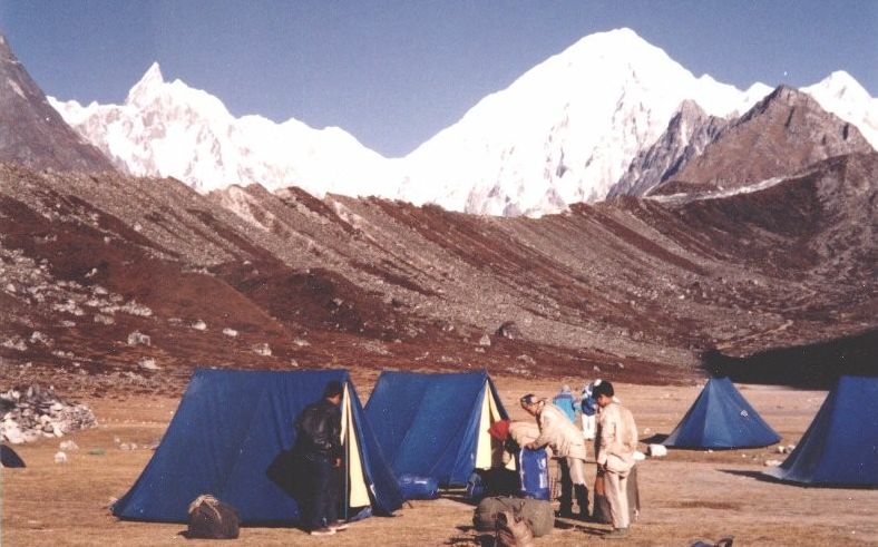 Himlung Himal ( 7126m ) in the Peri Himal from camp at Phedi beneath Larkya La