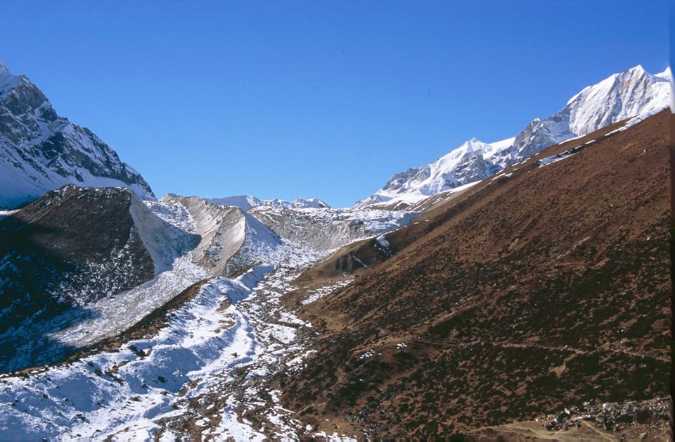 On ascent to Larkya La