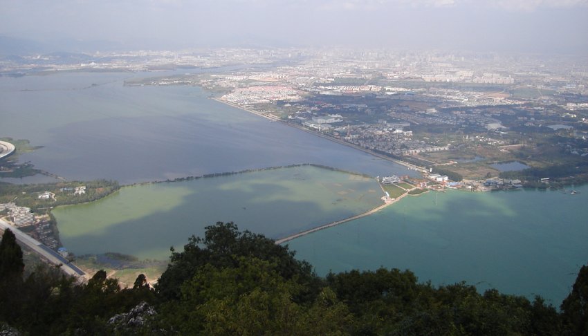 Dian Chi ( Lake Dian ) from Xi Shan ( Western Hills )