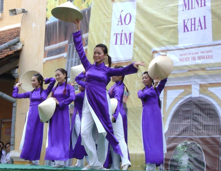 Vietnamese Girls in traditional Ao Dai dresses