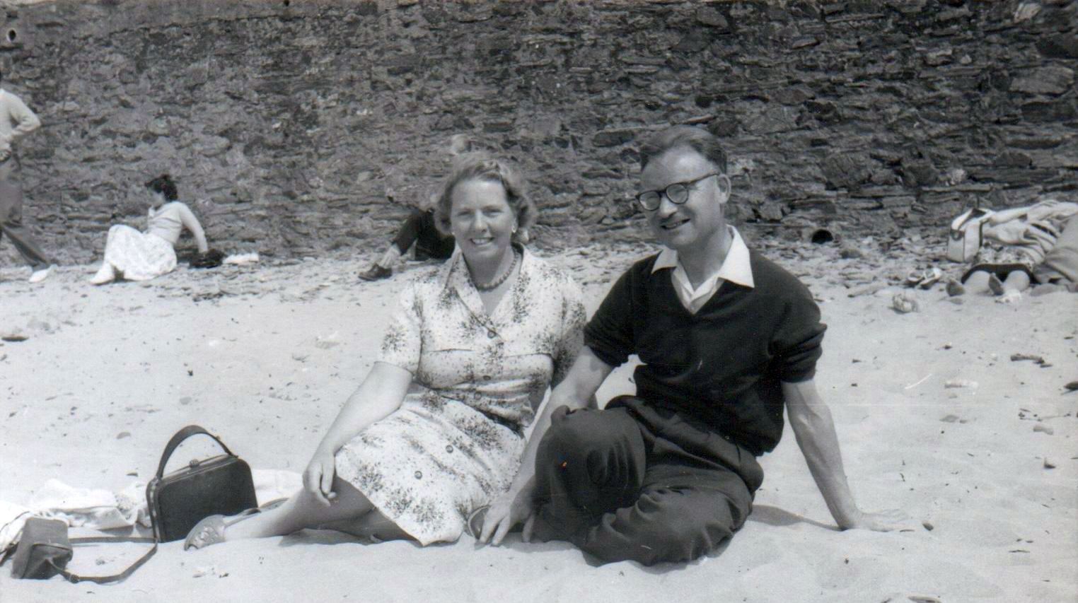 Charlotte ( Cameron ) Ingram and Charles Welch Ingram at Port Erin