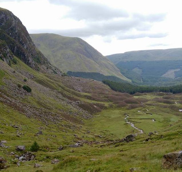 Driesh ( 947m ) and Mayar ( 928m ) above Glen Cova