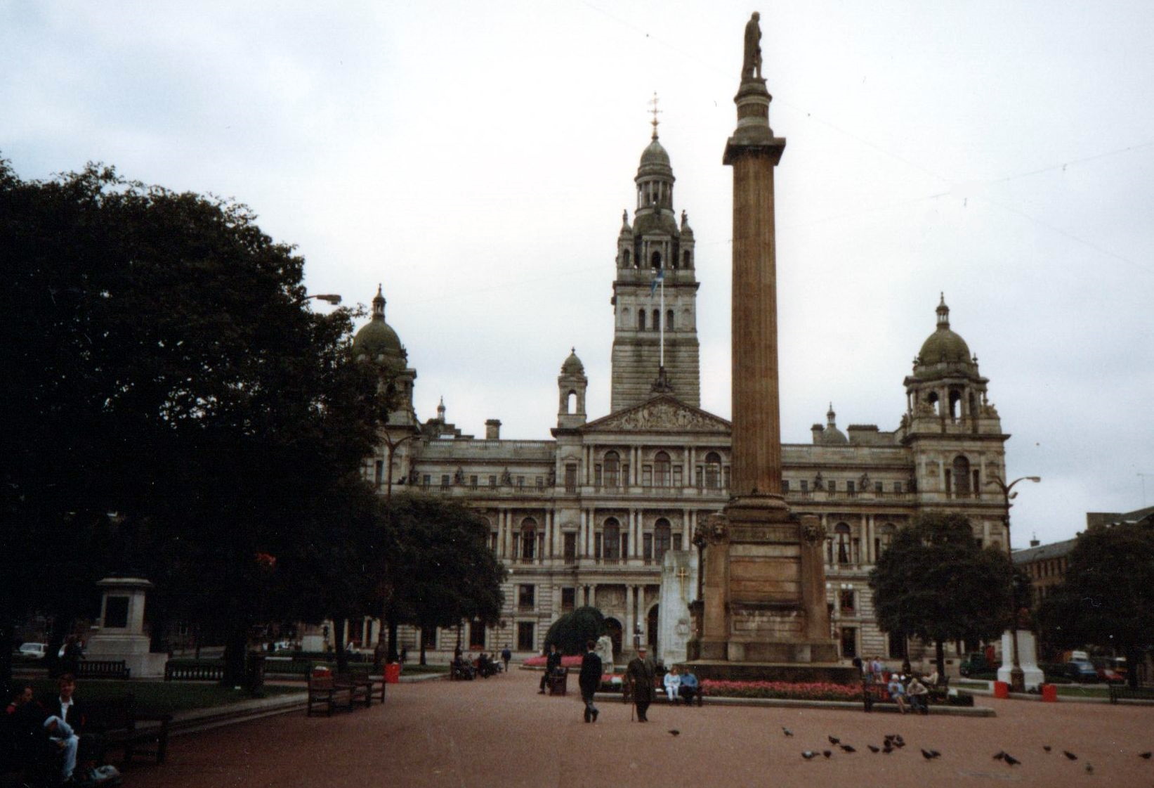 City Chambers and Scott Monument in George Square, Glasgow city centre, Scotland