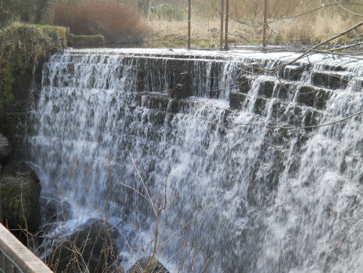 Waterfall in Rouken Glen Park