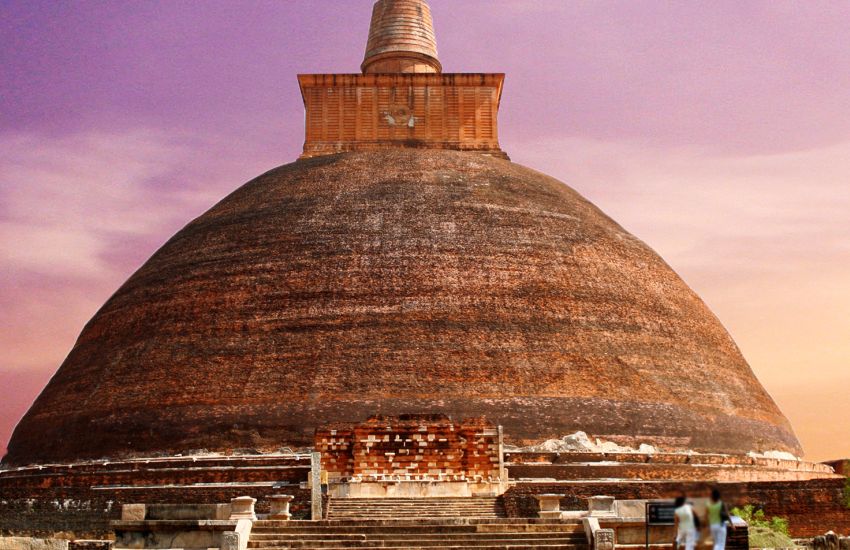 Jetavanarama Dagoba in Anuradhapura